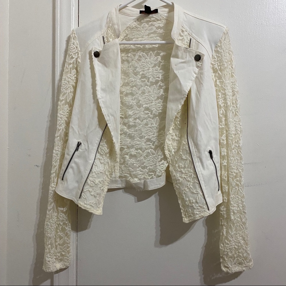 White Lace Collared Zip Up Jean Jacket